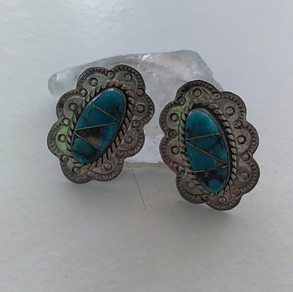 Native American Natural Turquoise Inlay Hand Stamped Scalloped Sterling Silver - Picture 3 of 16